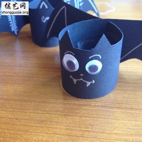 万圣节蝙蝠装饰手工制作 飞翔的小蝙蝠手工diy做法╭纸的折法