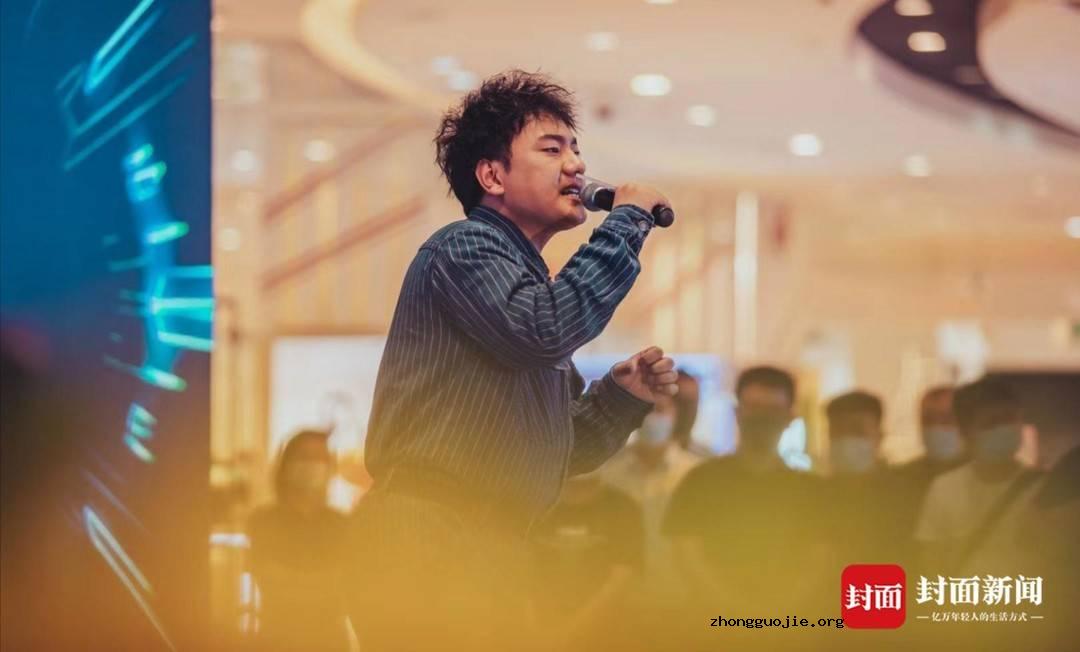 海来阿木个人资料年龄多大,他老婆是谁有照片吗