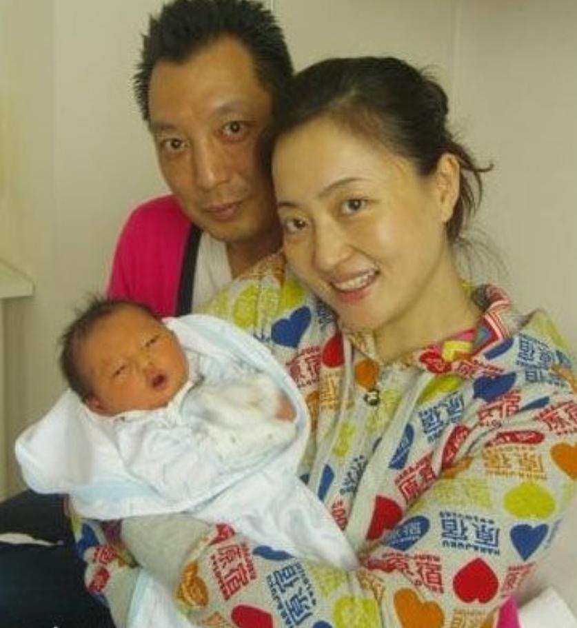 原华现任老公是谁,她和于震是什么关系