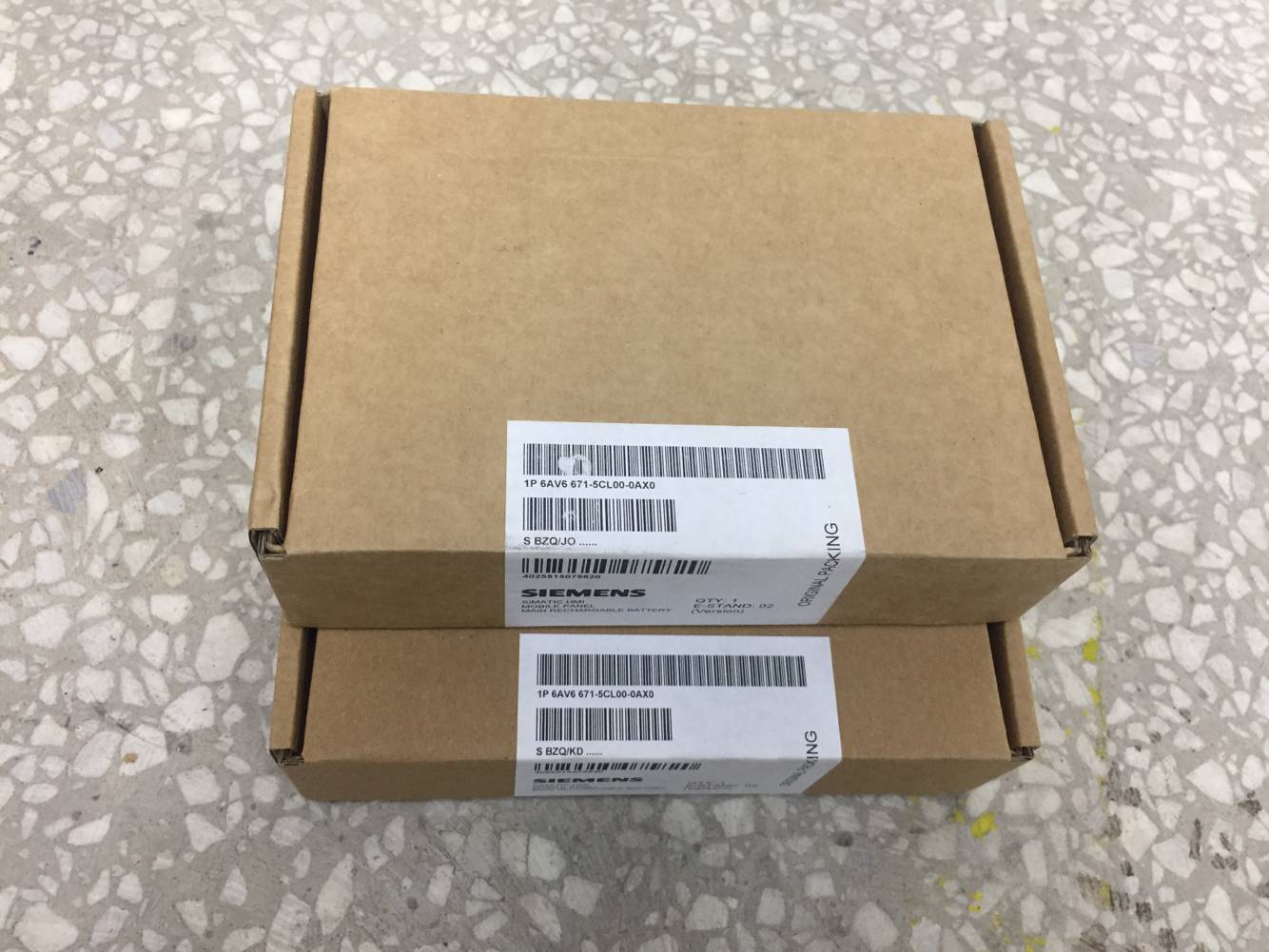 百年树企，诚信为先IC693CBL302