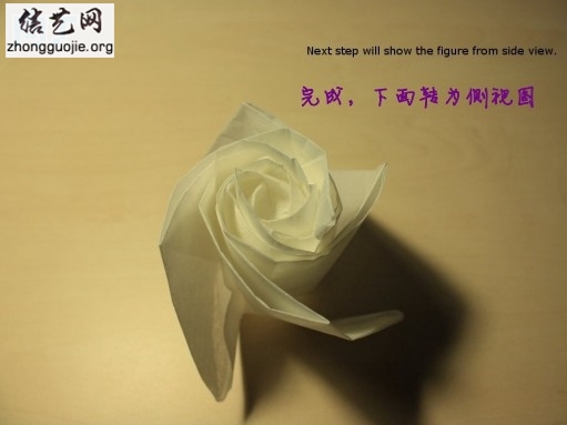 根据纸玫瑰的简单折法来学习折纸玫瑰花的制作才能够享受到手工折纸的快乐