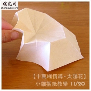 考虑到纸张本身的结构这个折纸向日葵需要对纸张进行预加工