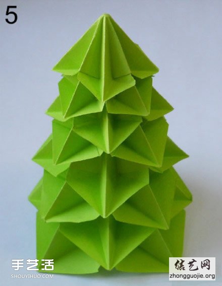 手工折纸圣诞树教程 简易圣诞树折纸图解 -  www.shouyihuo.net
