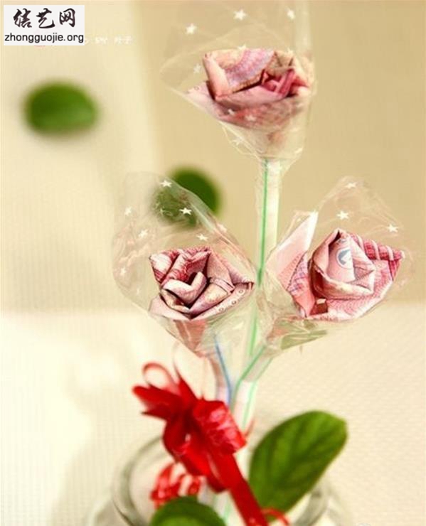 情人节送百元大钞叠的玫瑰花