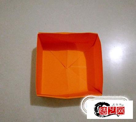 简单儿童纸箱子折法图解，正方形纸盒制作方法