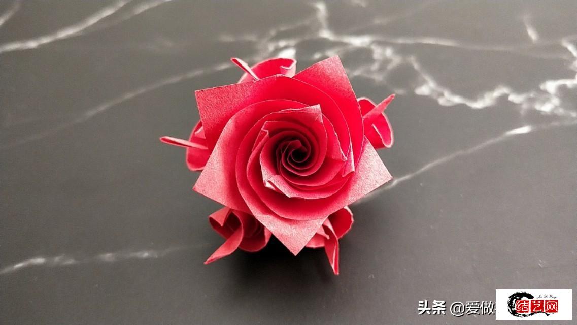 简单又漂亮立体玫瑰折纸步骤,表白玫瑰手工制作教程