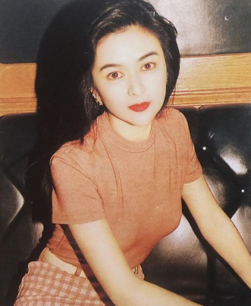 关之琳为什么没有生育孩子?她的两任老公是谁
