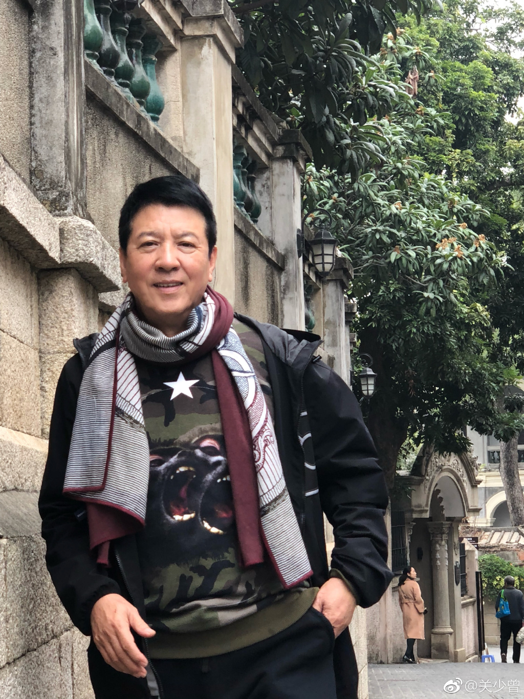 关晓珊是关少曾大女儿,关晓彤妈妈是谁?关少曾第一任妻子资料 本文共(1027字)